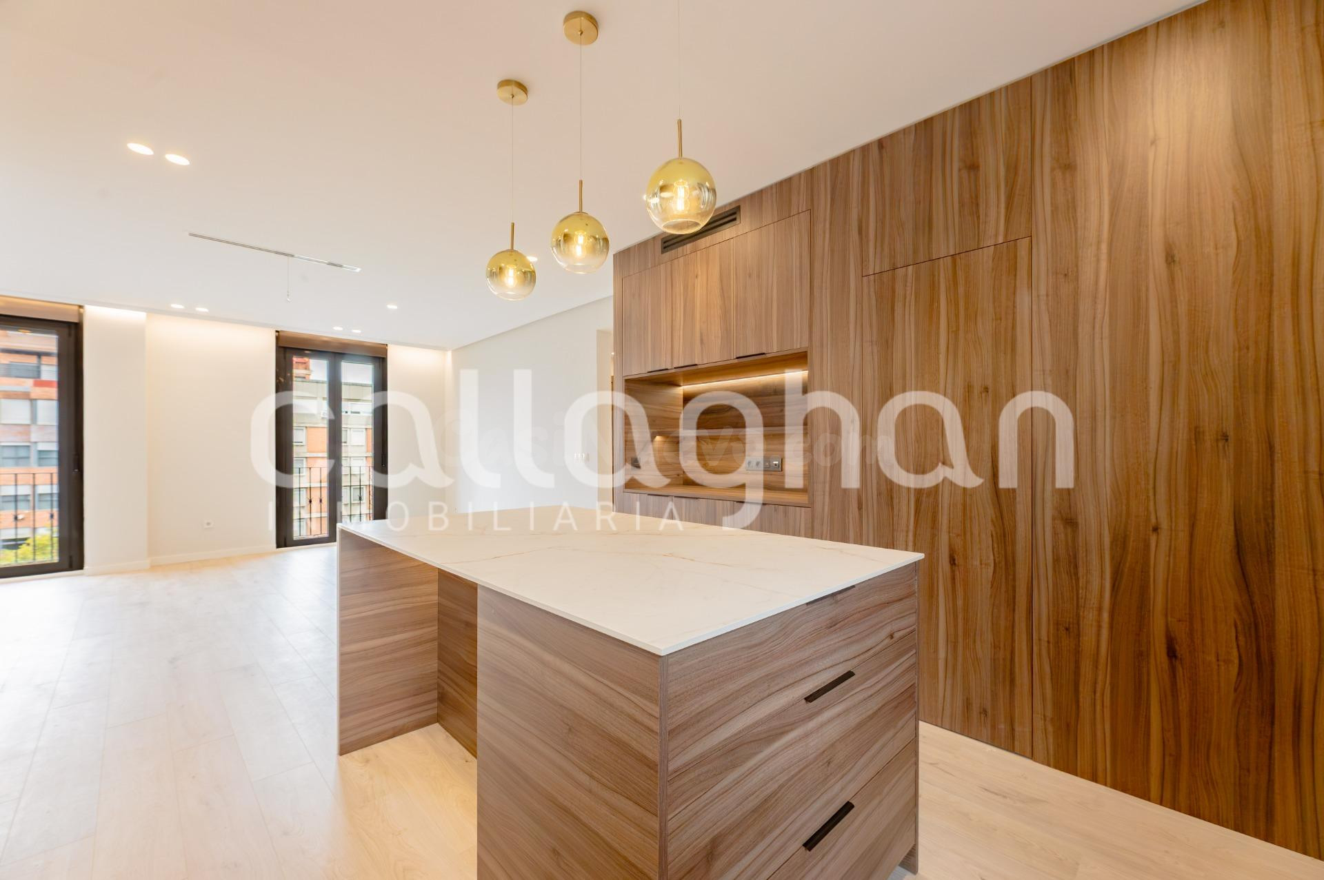 A estrenar, sexta planta, 3 habitaciones ( 2 en suite), en Gran Vía Ramón y Cajal