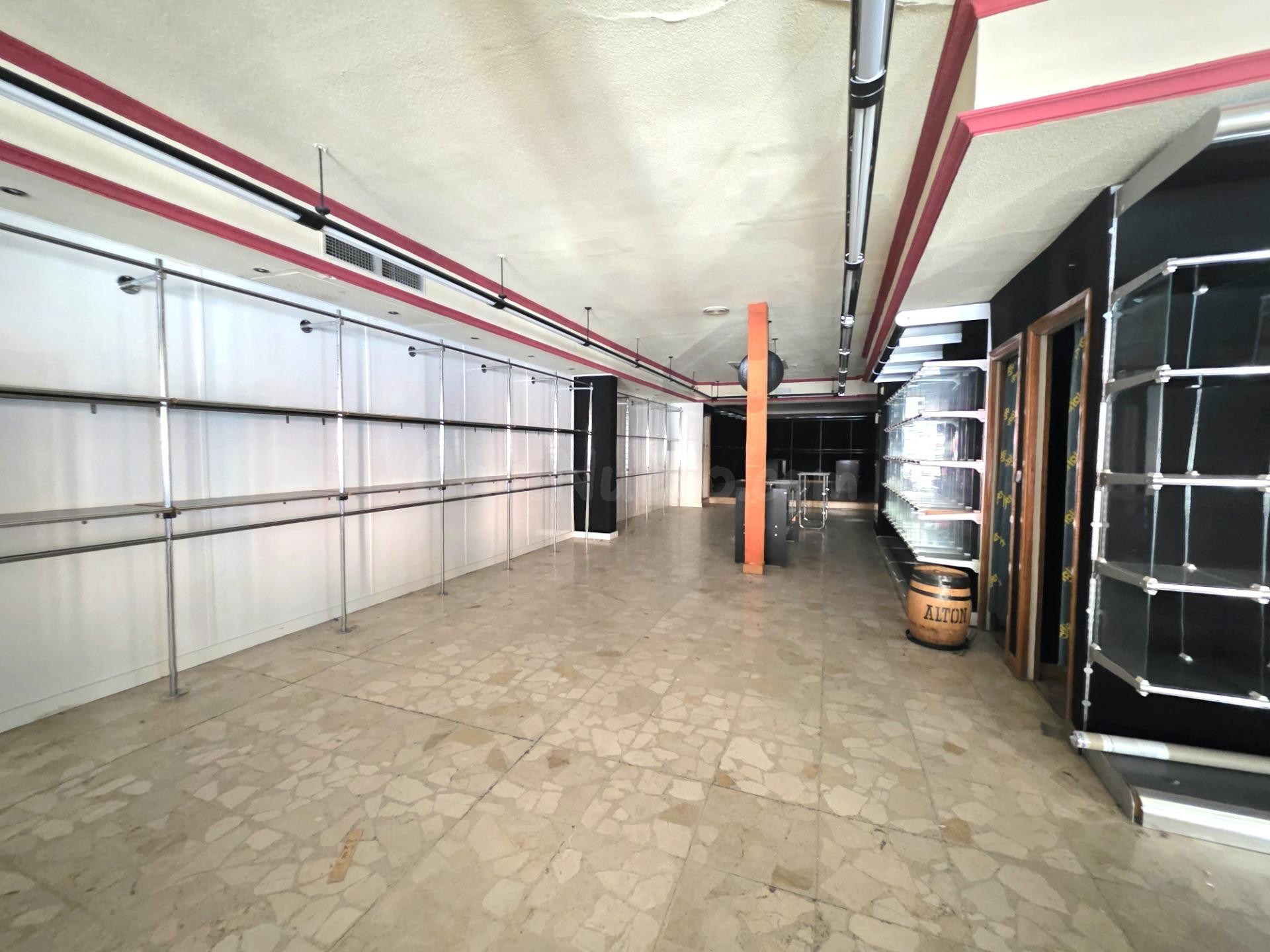 Local comercial 576m² en venta - Castilla la mancha - foto 4