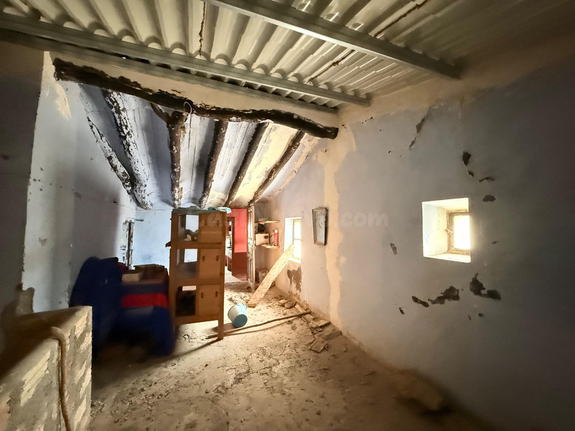 Finca rústica con casa, pajar y corrales en Benabarre - foto 4