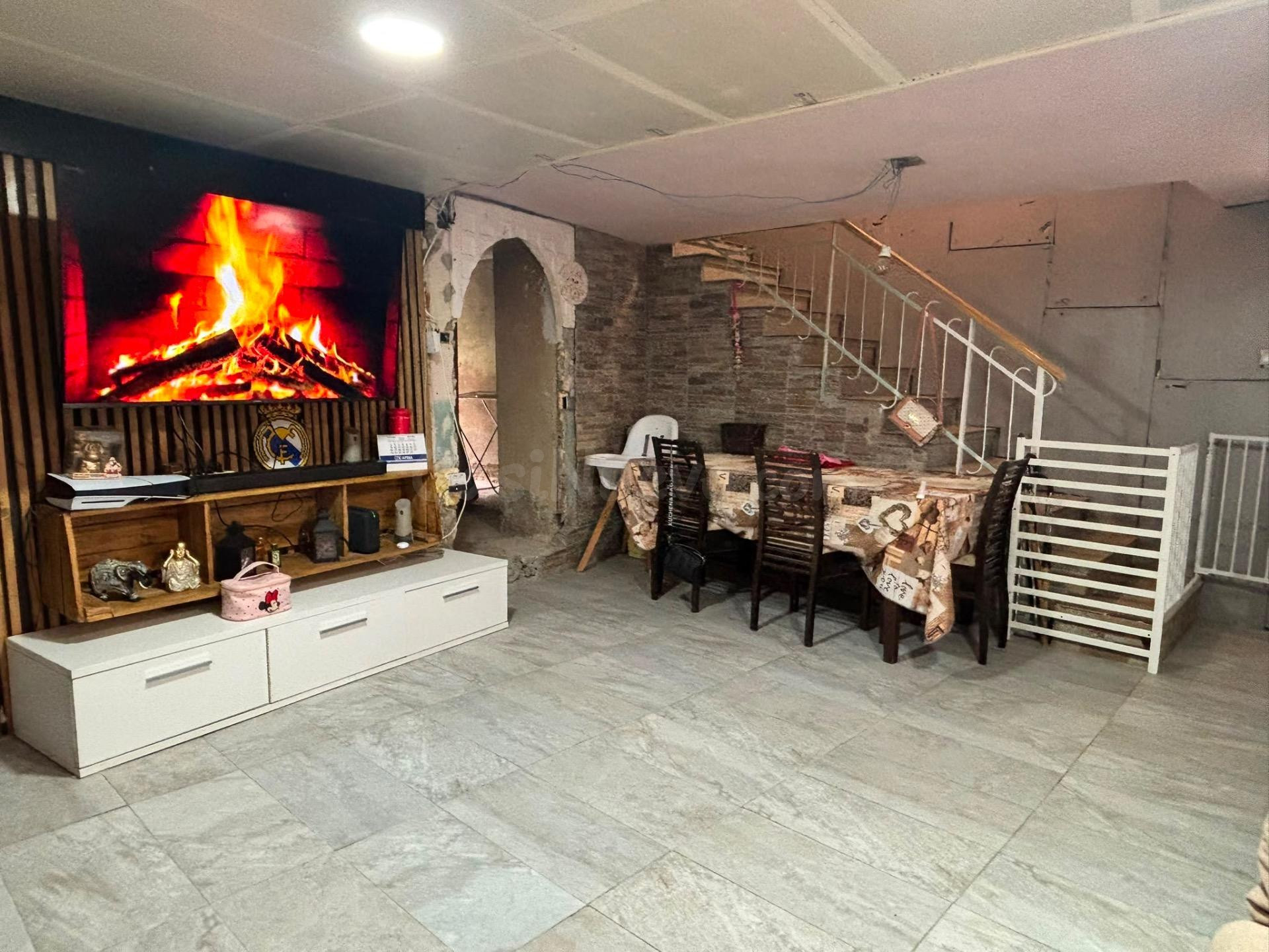 CASA EN VENTA EN EL CENTRO DE ALMUDÉVAR - foto 2