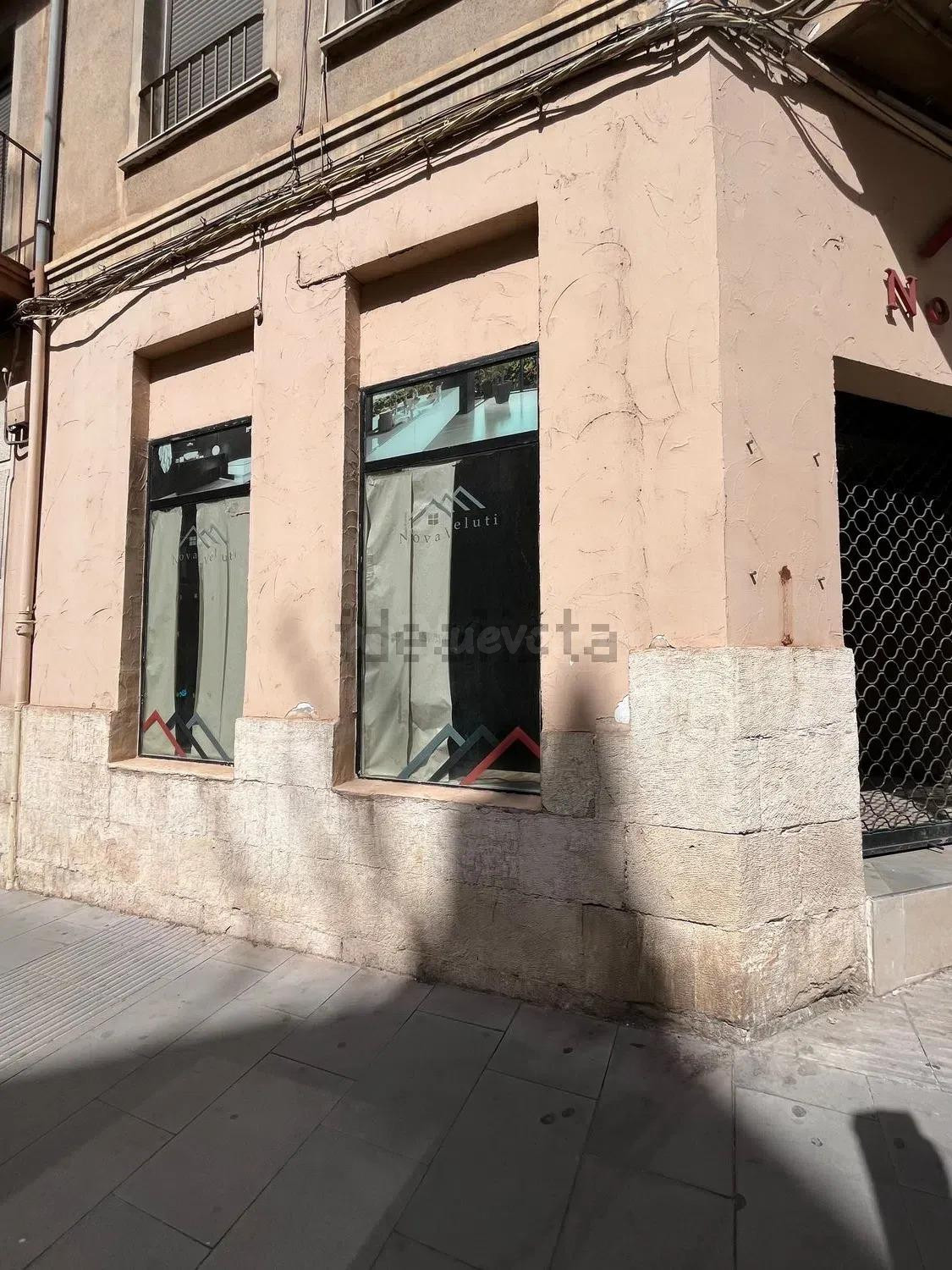 Alquiler de local en Calle Na Saurina d'Entença, 69