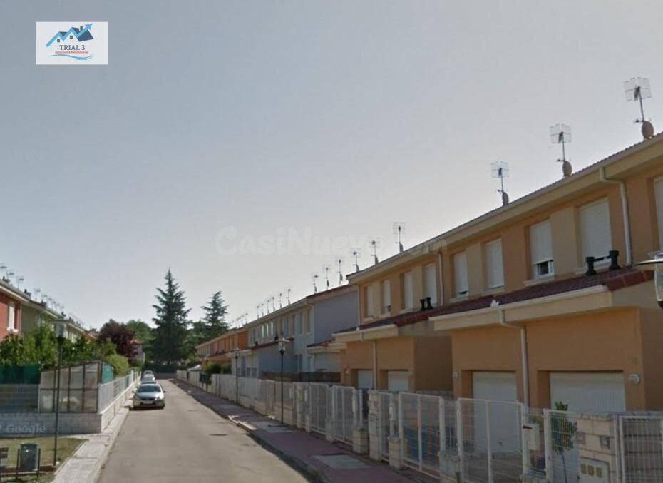 Venta casa adosada en Medina de Rioseco (Valladolid) - foto 2