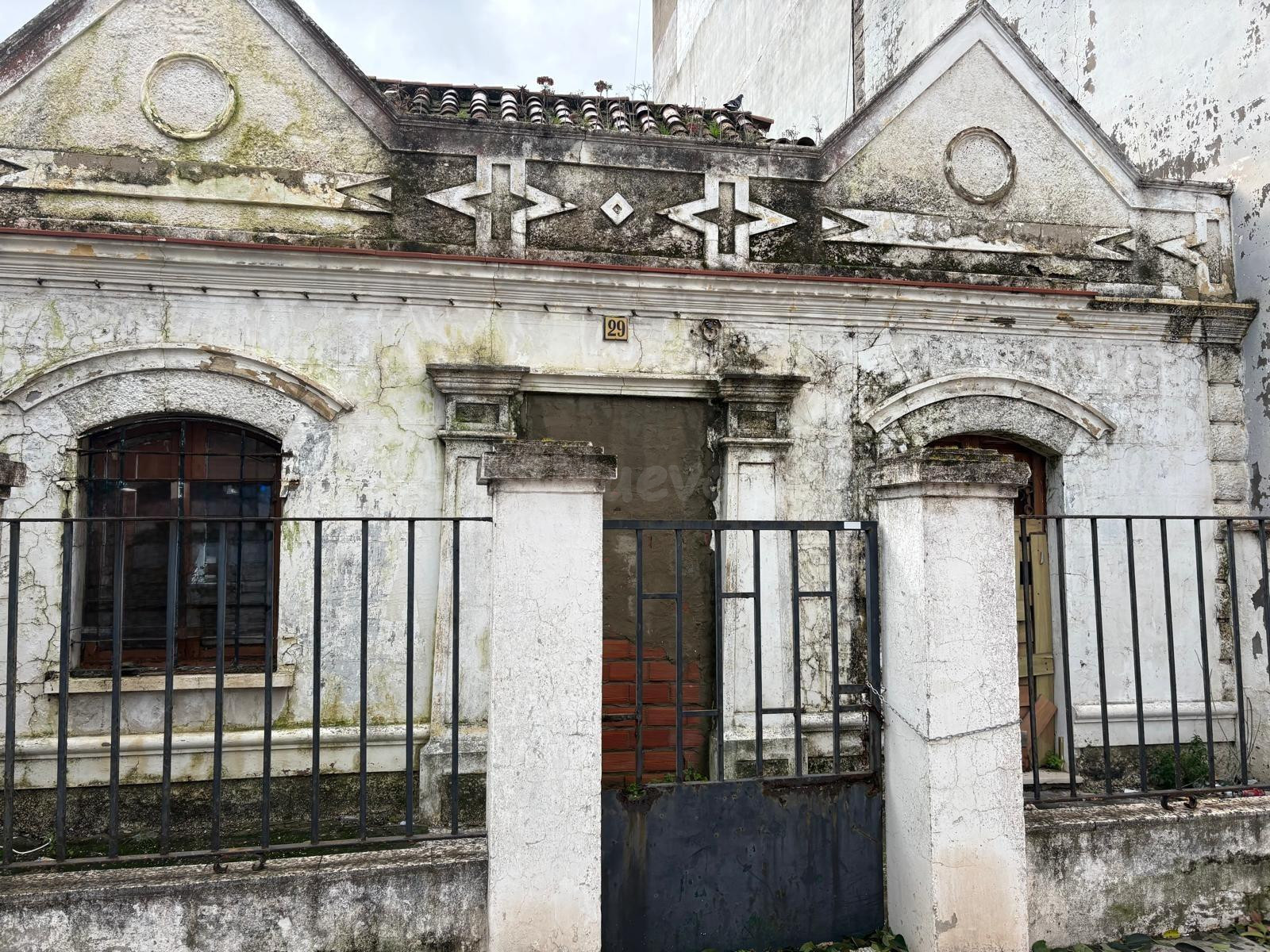 Casa con parcela cerca del Corte Inglés.