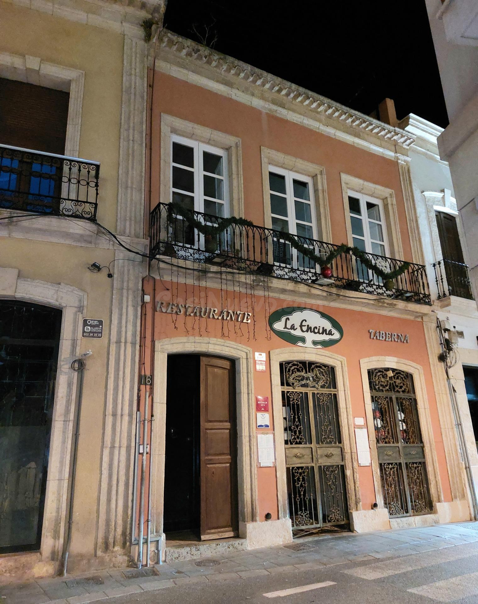 VENTA DE VIVIENDA + LOCAL - RESTAURANTE EN CENTRO HISTÓRICO