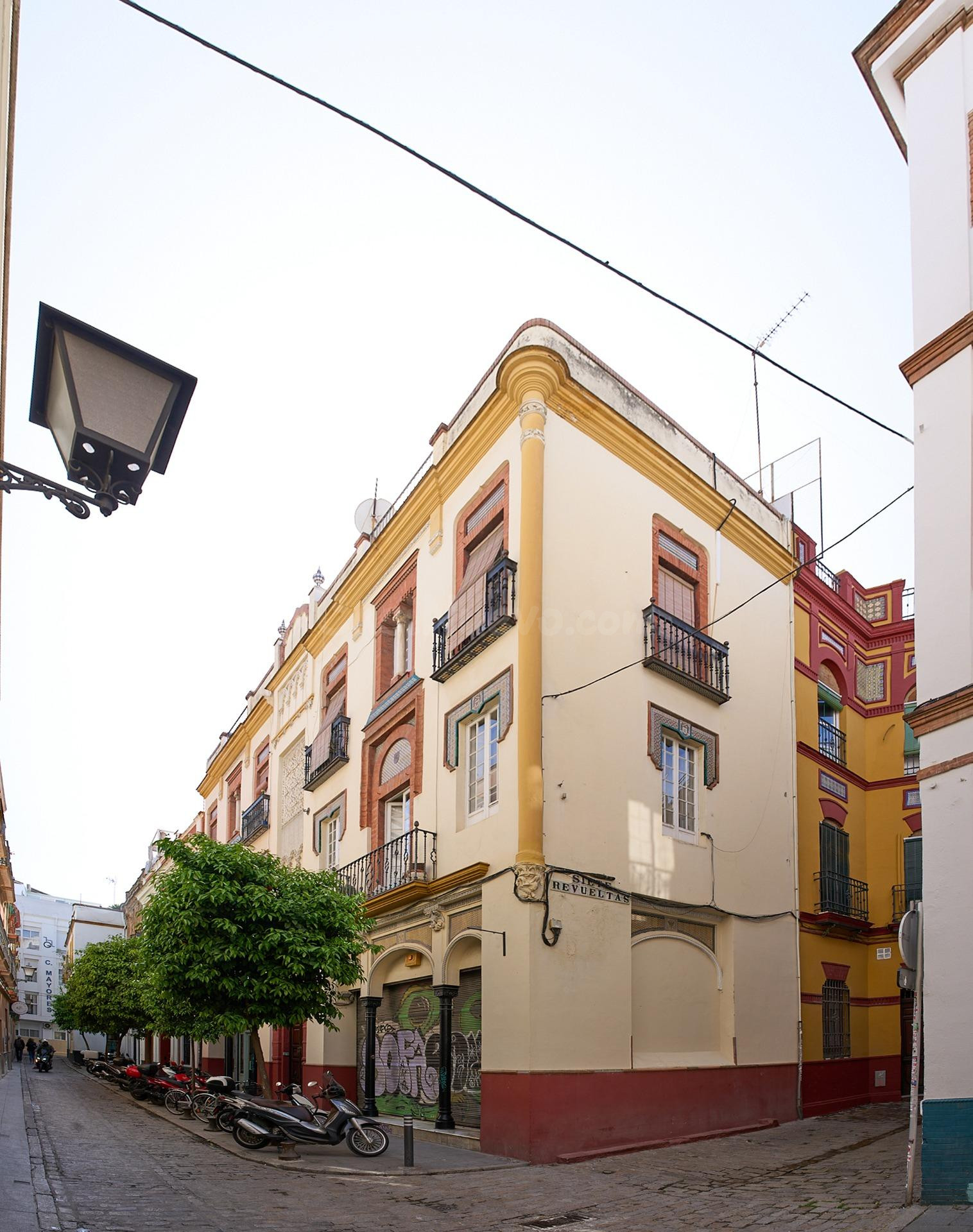 Exclusiva Joya Arquitectónica. Piso en venta situado en el edificio modernista de Aníbal González conocido como casa para Dolores Miravent