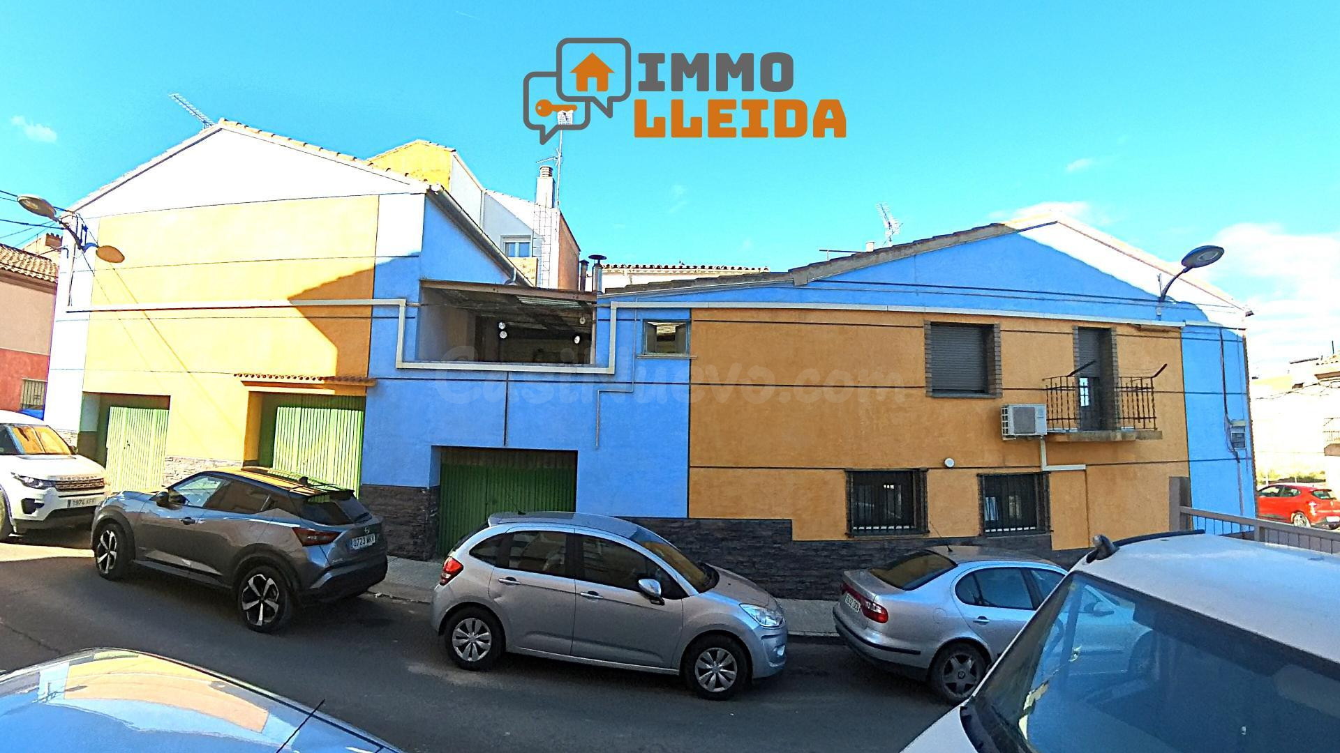 OPORTUNIDAD Casa en Binéfar con mucho espacio - foto 3