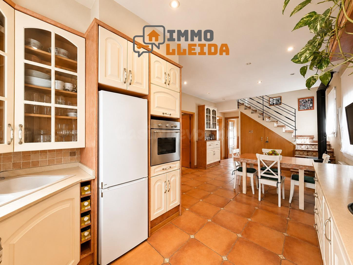 Casa de estilo rústico con patio y mucho encanto en Calaf - foto 3
