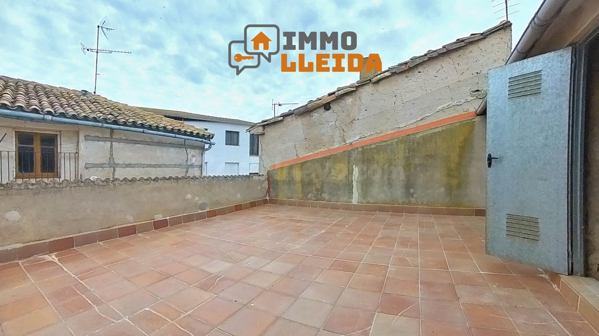 OPORTUNIDAD Casa adosada en Ivars de Noguera - foto 2