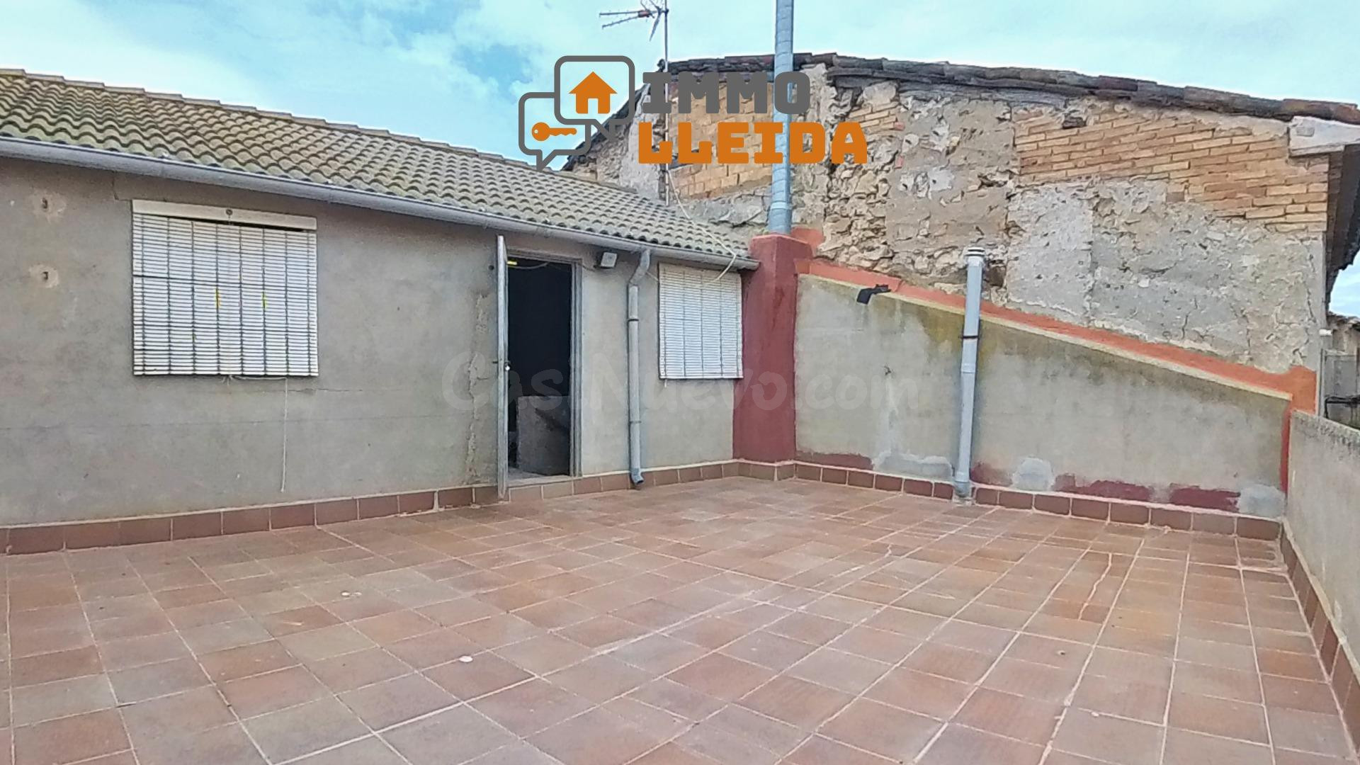 OPORTUNIDAD Casa adosada en Ivars de Noguera - foto 4