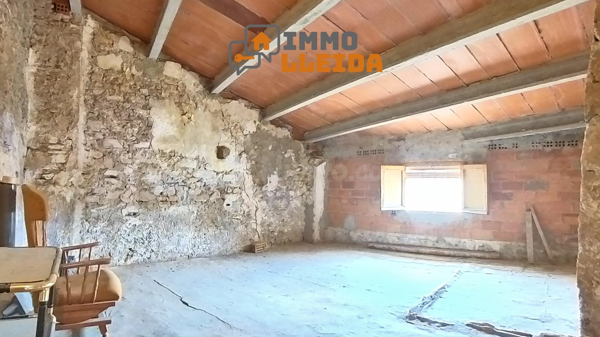 OPORTUNIDAD Casa adosada en Ivars de Noguera - foto 5