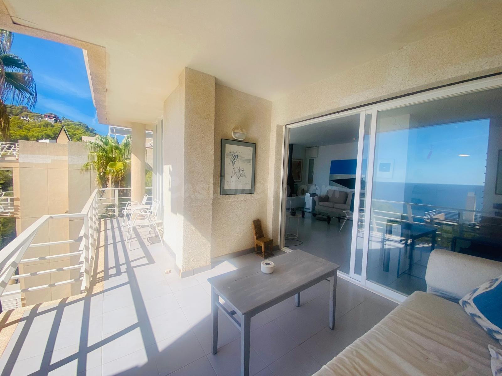 Elegante ático dúplex con amplia terraza y espectaculares vi - foto 3