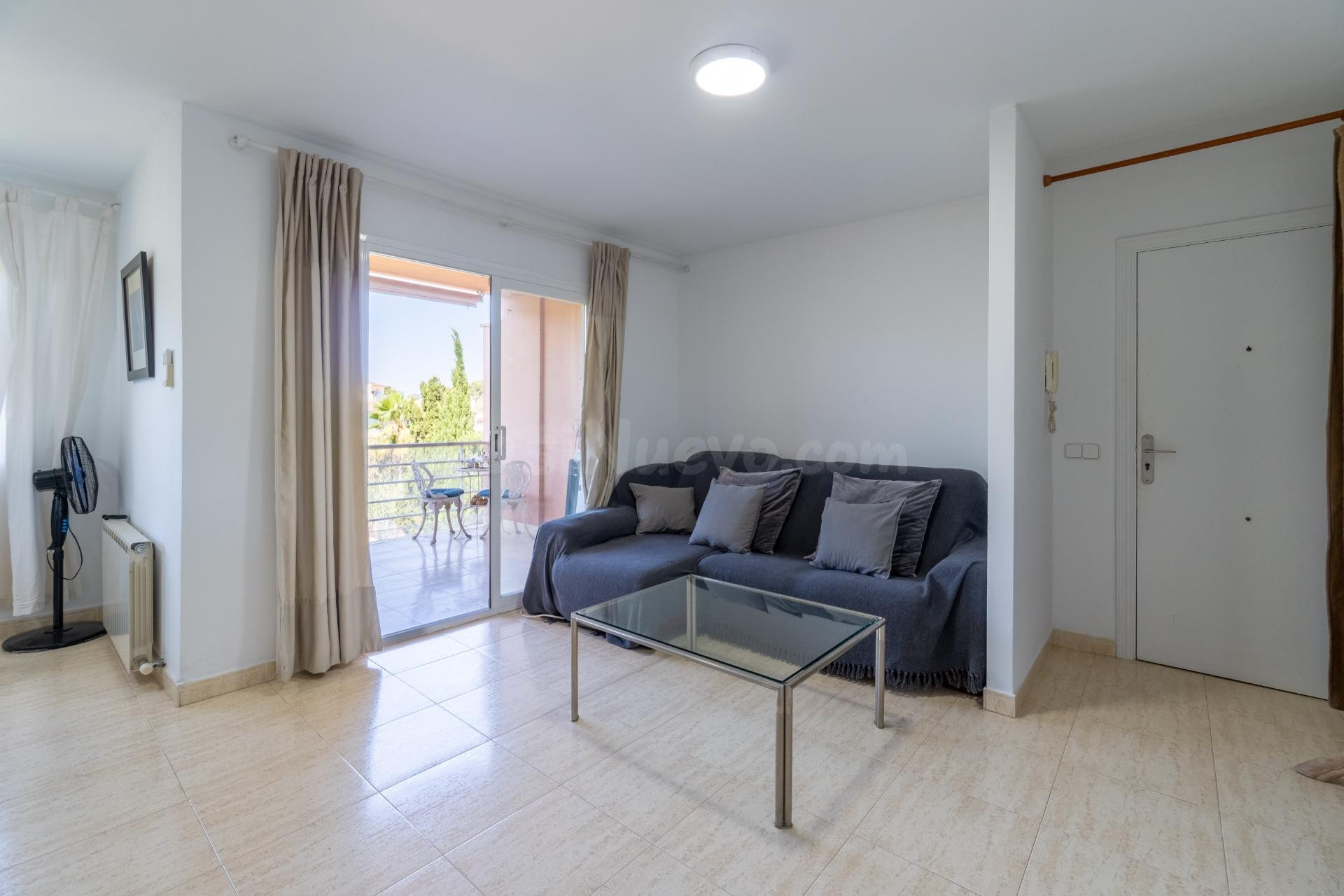 Luminoso apartamento con piscina, tenis y garaje a pocos min - foto 4