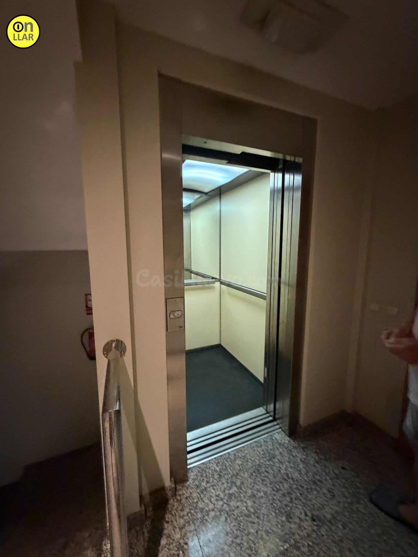 Oportunidad de Inversión en Torelló: Piso en Rentabilidad co - foto 2