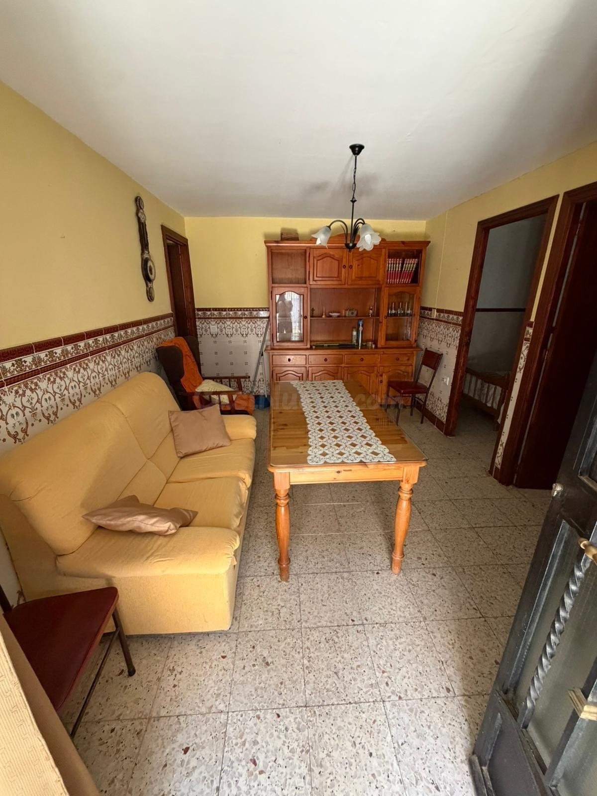 Gran casa de dos plantas en Conquista de la Sierra - Ideal p - foto 2
