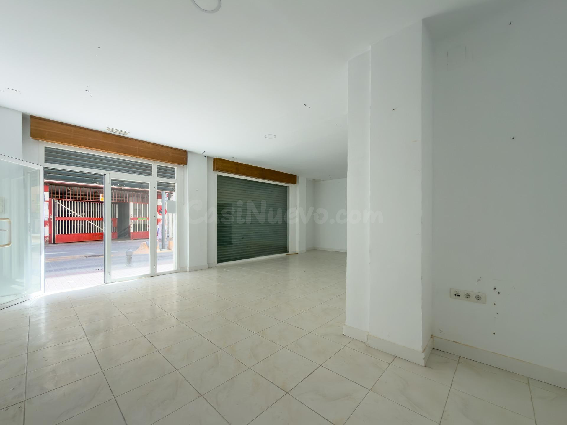 Local comercial junto a San Lázaro y Caleta
