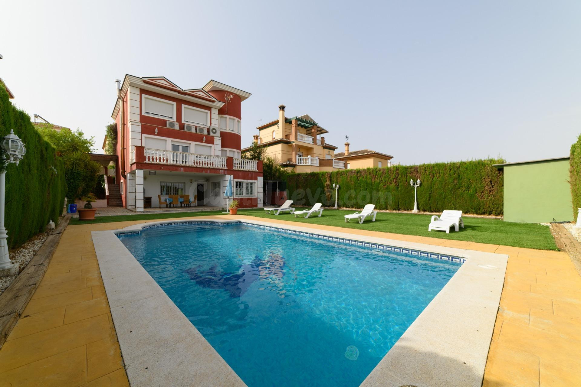 Amplio chalet con piscina salina en Monachil