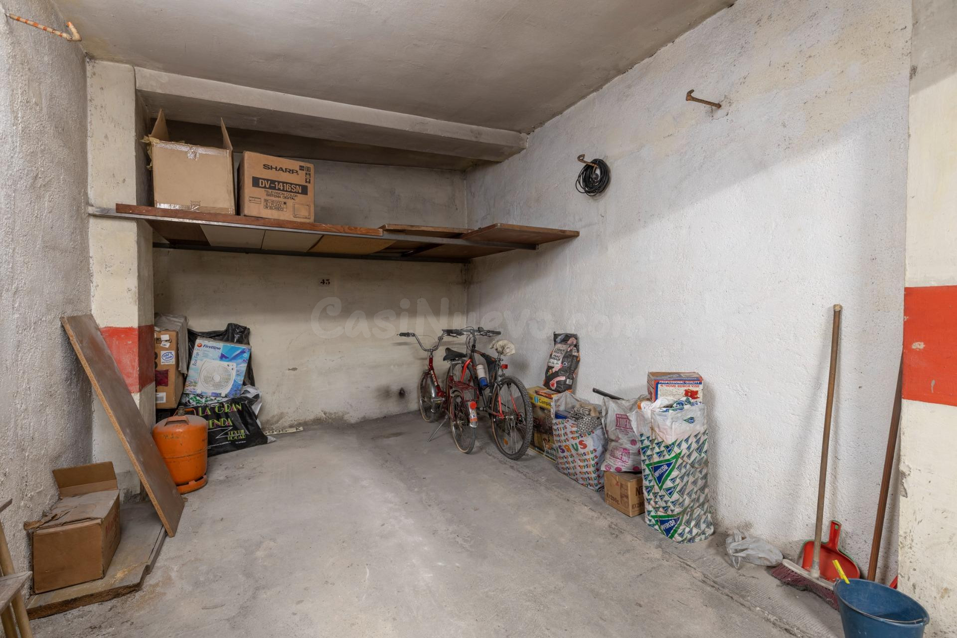 Garaje 32m² en venta - Recogidas