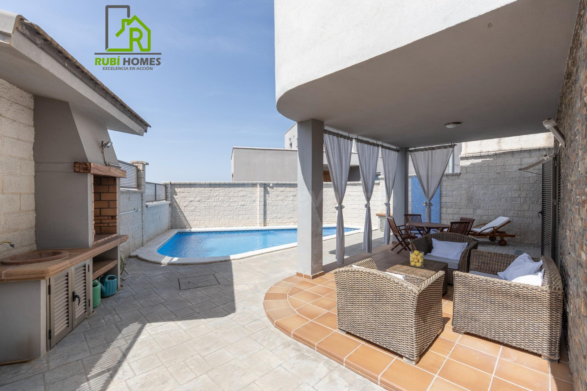 CHALET INDEPENDIENTE MODERNO CON PISCINA PRIVADA - foto 3