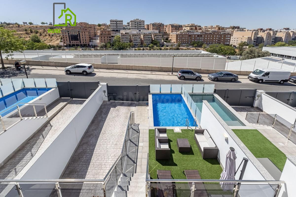 Vivienda de lujo en Urbanización SERRALLO HILLS.