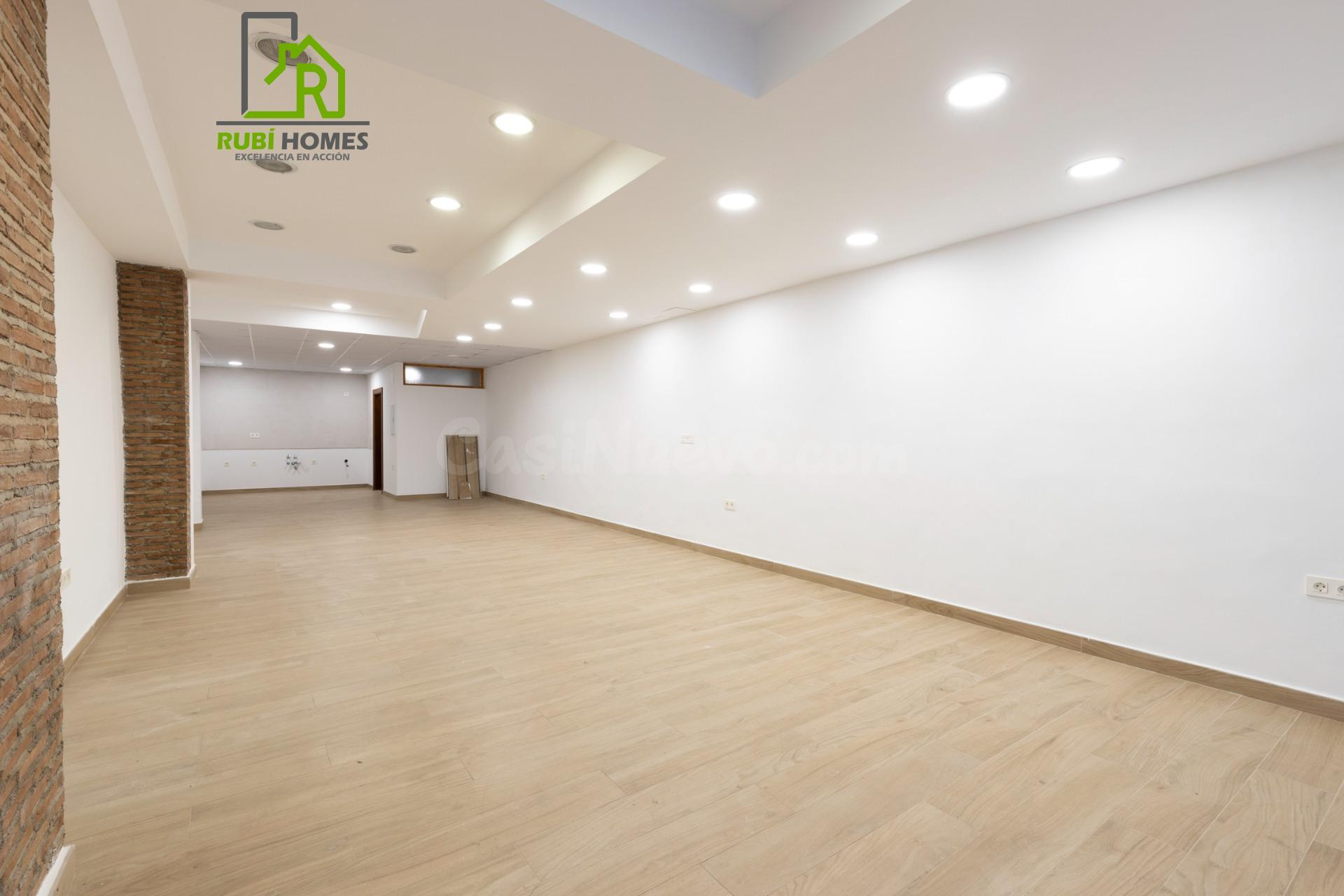 SE VENDE LOCAL TOTALMENTE REFORMADO EN PLENO CENTRO DE GRANADA (ALMONA DE SAN JUAN DE DIOS)