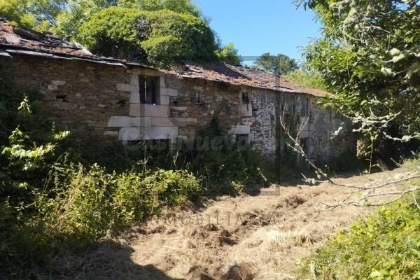 Casa para rehabilitar con gran finca en Begonte. - foto 4
