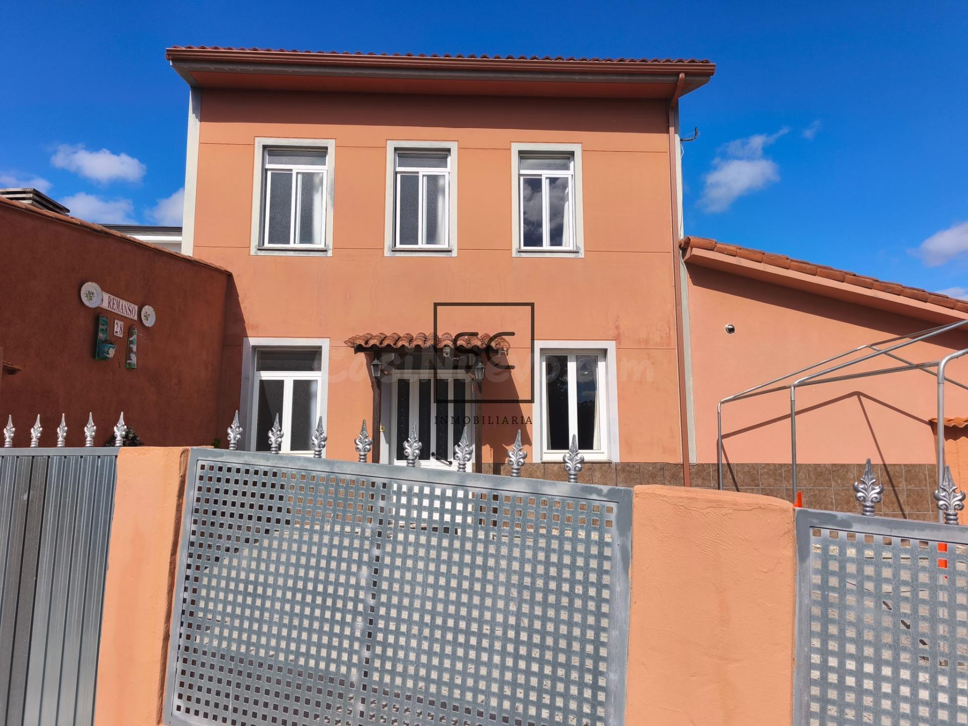 Casa con dos viviendas independientes en Leiro, Miño - foto 2