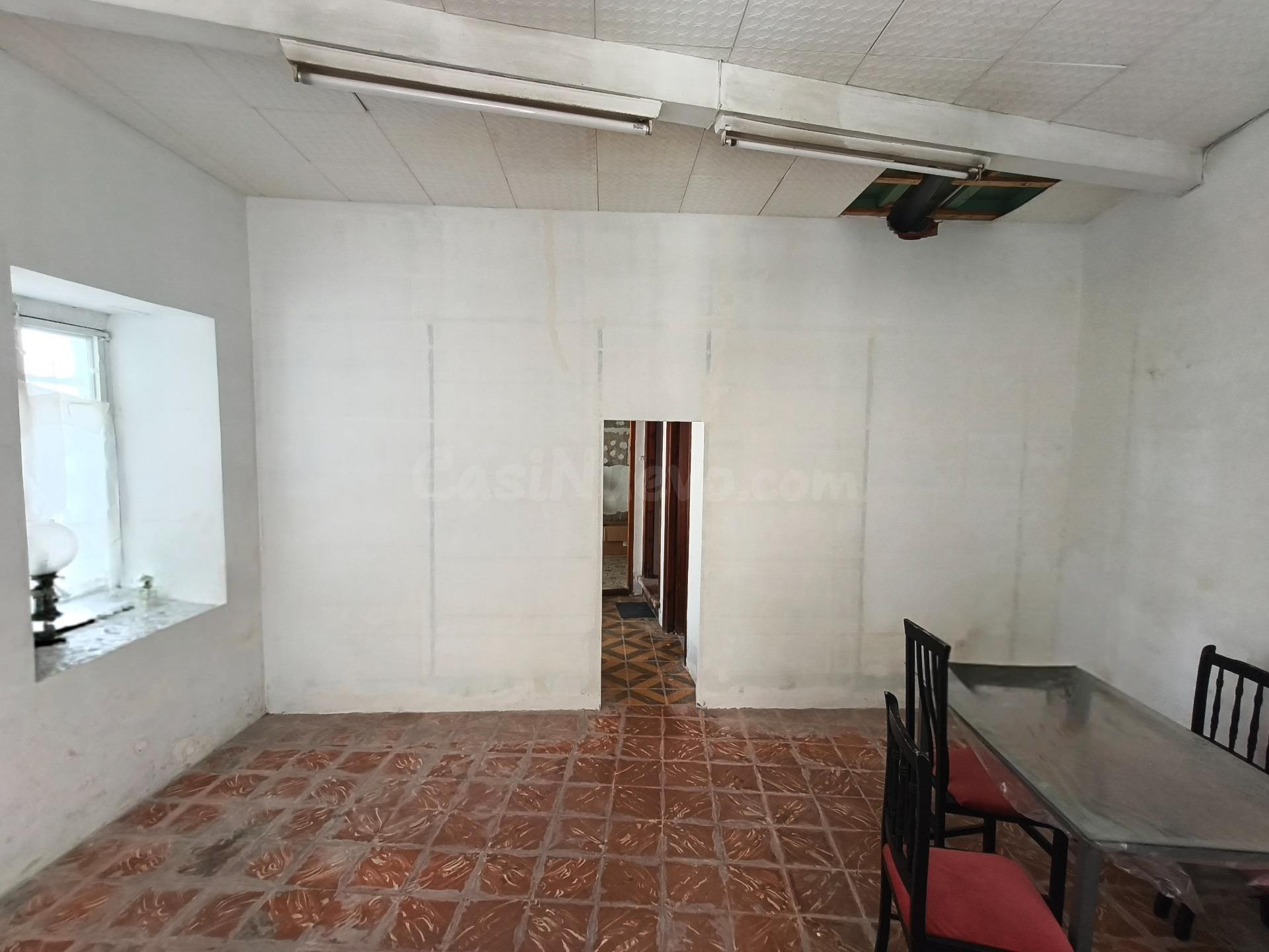 Casa adosada en el centro de Cariño. - foto 4