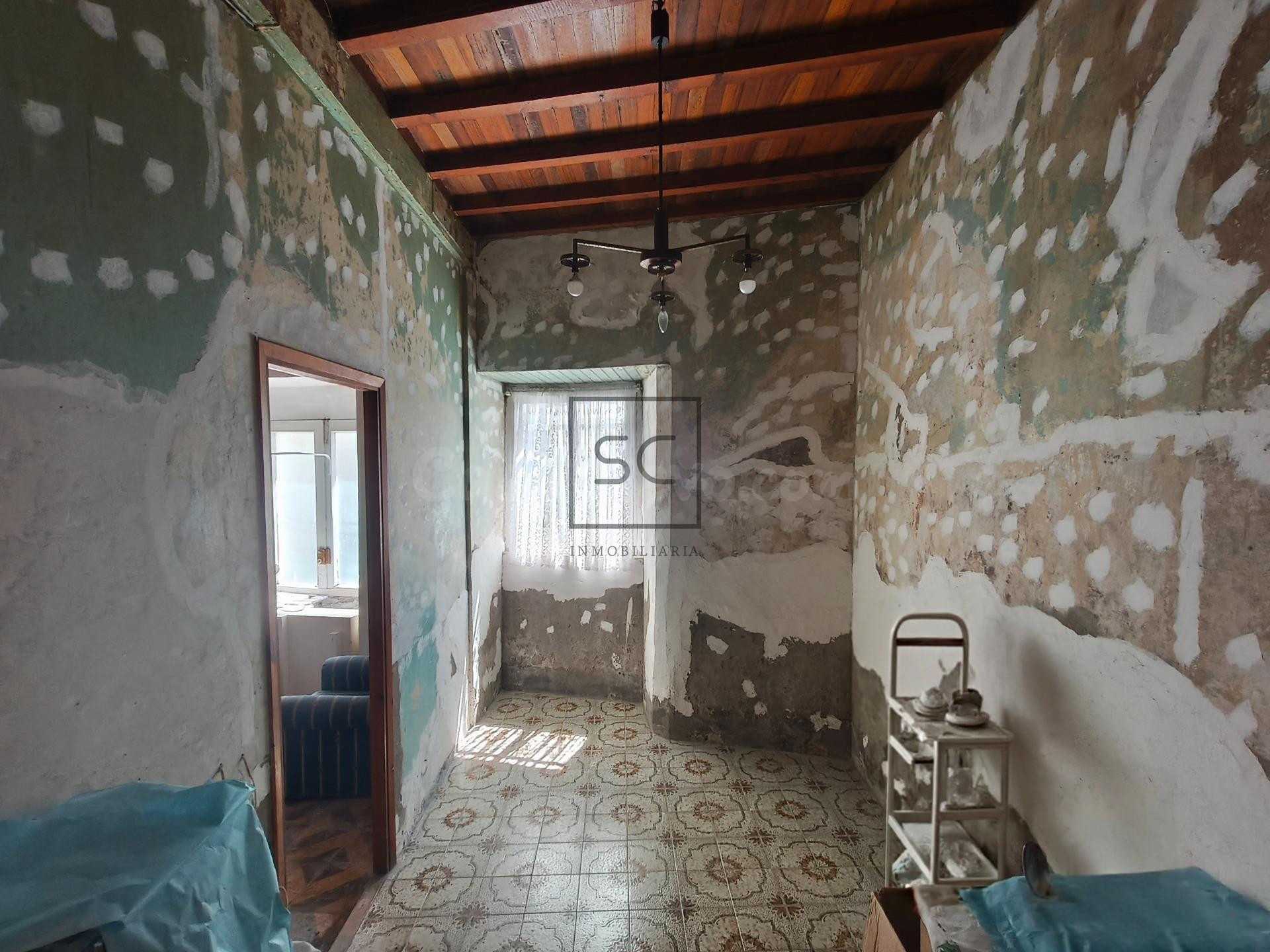 Casa adosada en el centro de Cariño. - foto 5