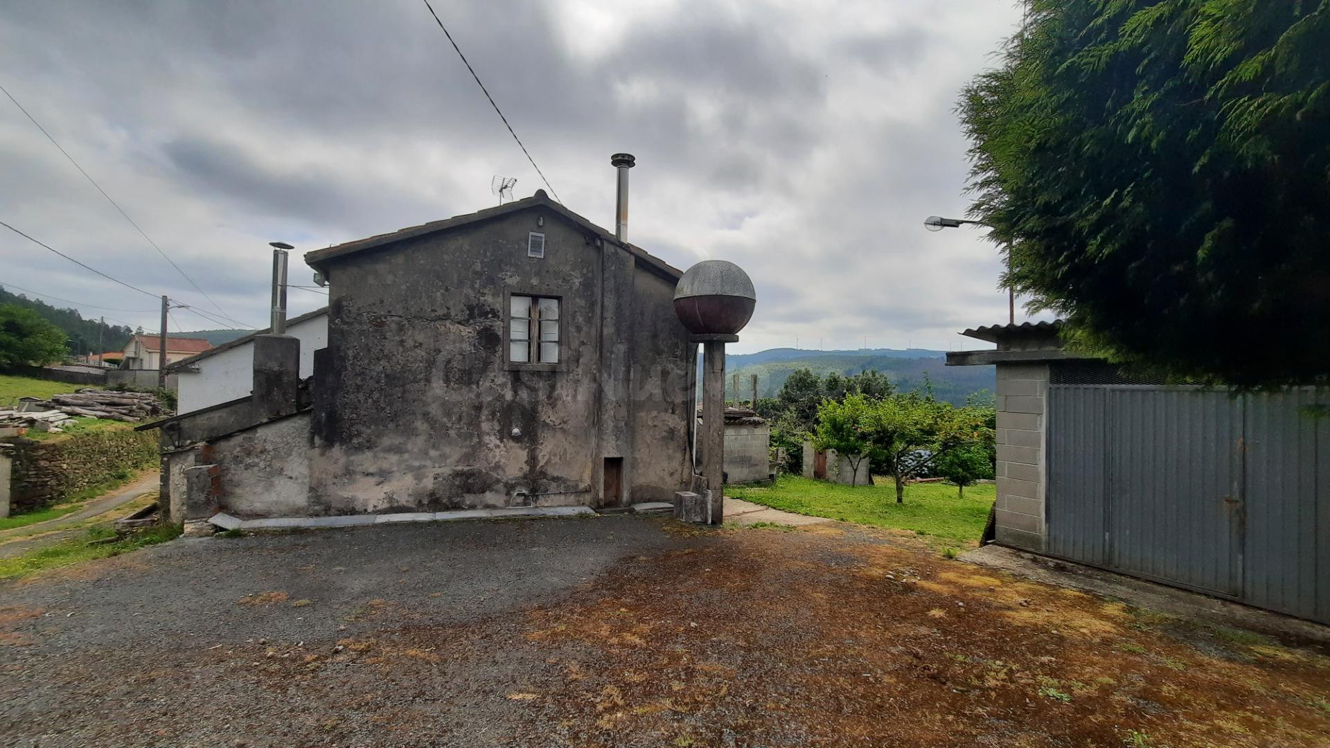 Casa adosada con finca en Santa Cruz de Moeche - foto 3