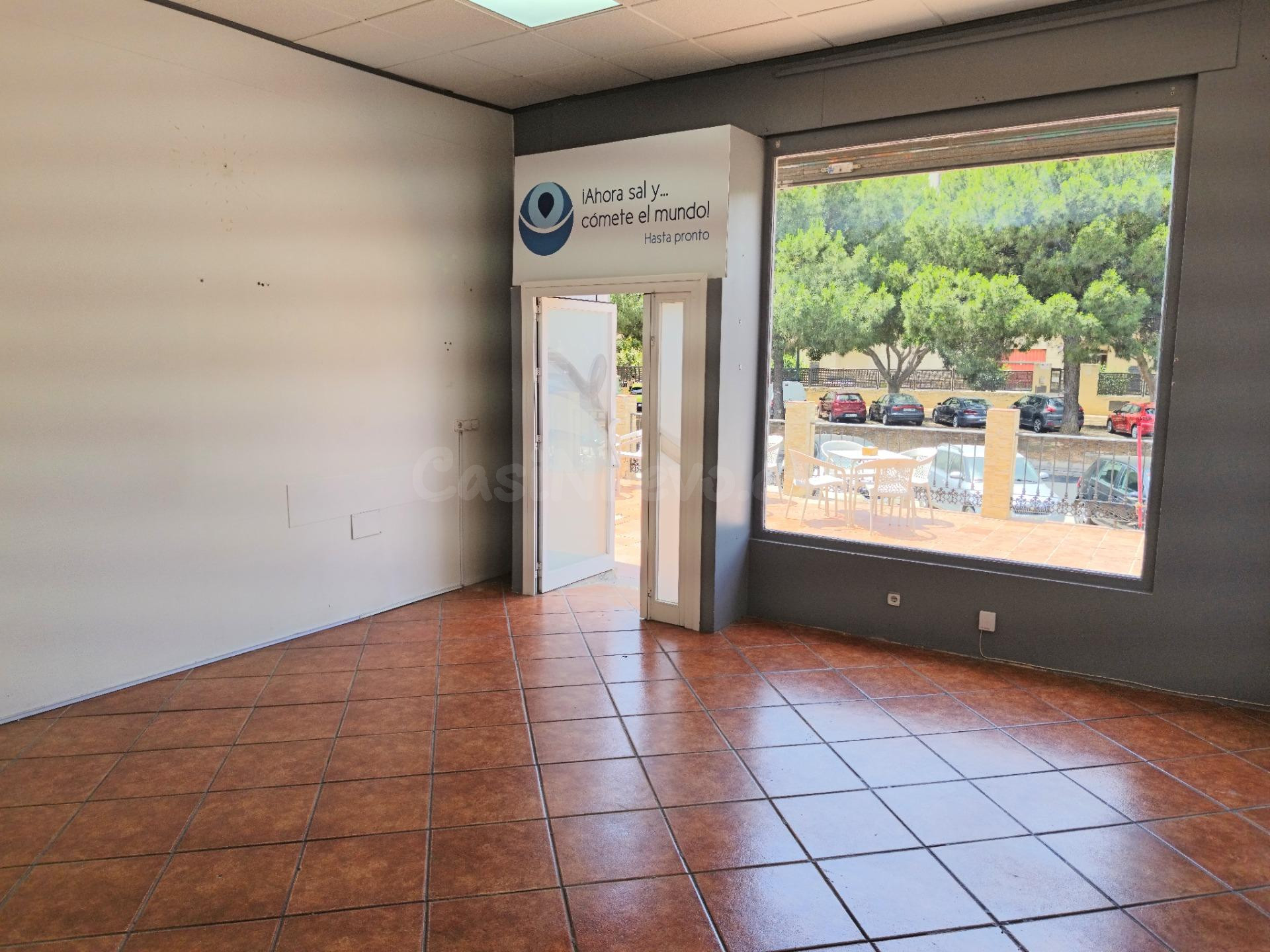 EN EXCLUSIVA LOCAL EN VENTA EN AVENIDA MOLIERE, MALAGA