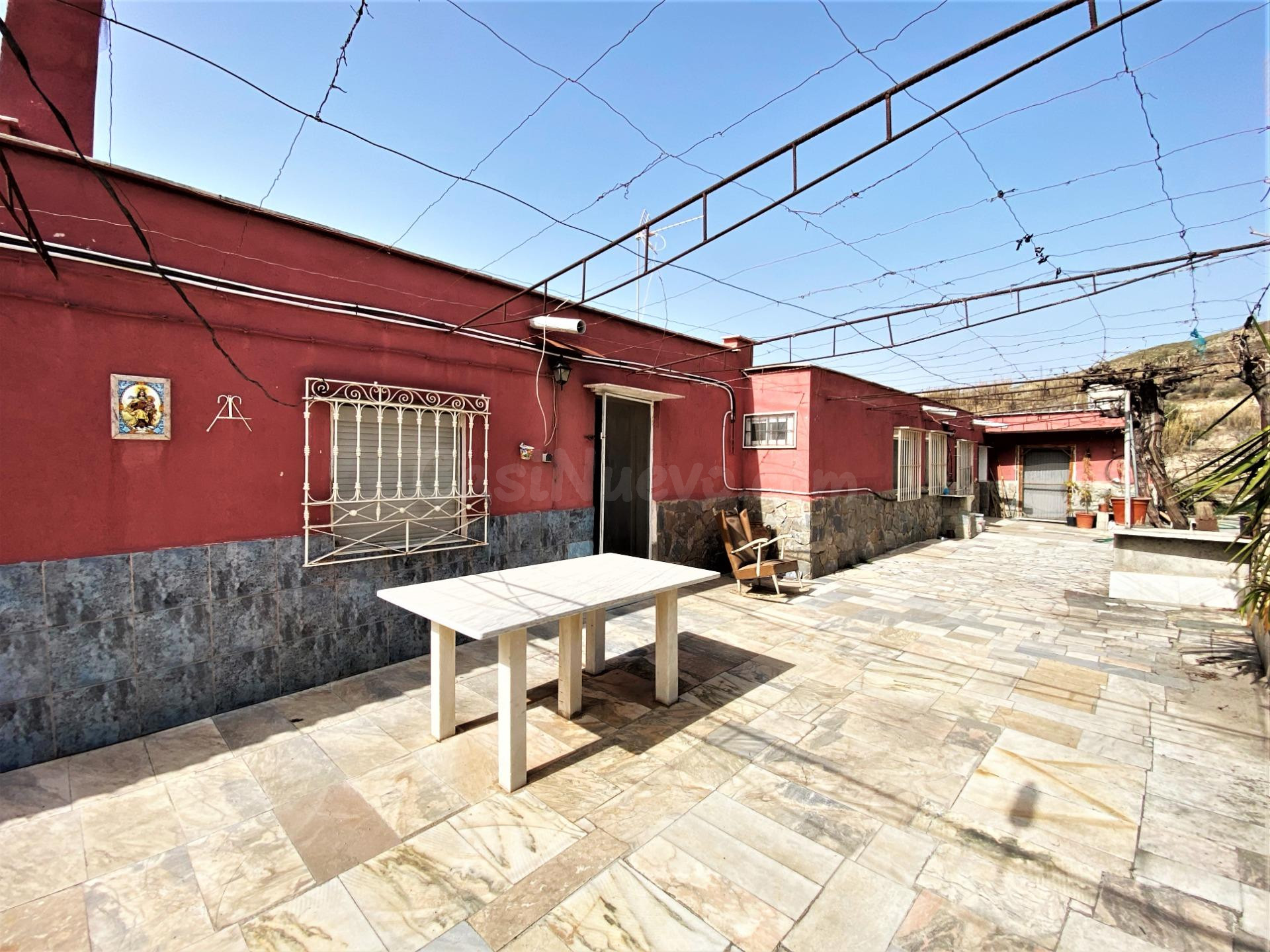 Se vende cortijo a distancia de a pie al pueblo