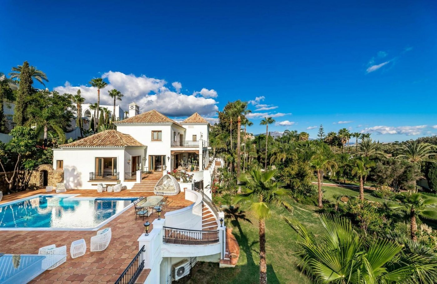 GRAN URBANIZACIÓN EN EL PARAÍSO ALTO CON VISTAS AL MAR