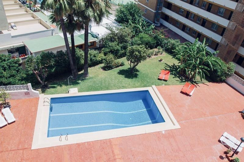 FANTÁSTICO CONJUNTO RESIDENCIAL EN TORREMOLINOS.