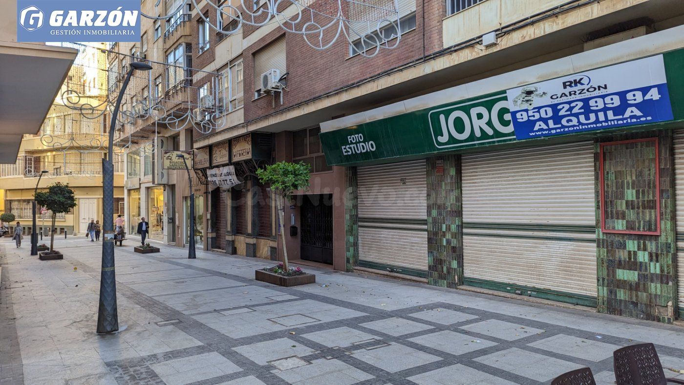 Gran local en Alquiler en Reyes Católicos - foto 4