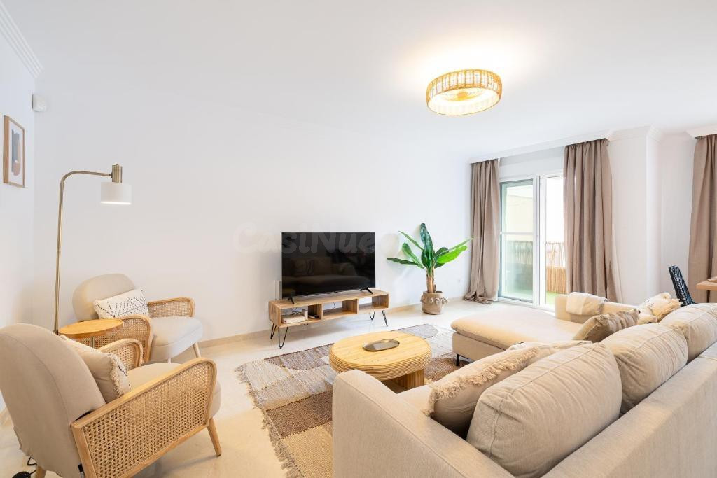 Piso en venta en el corazón de Fuengirola, caminando de todo, hermoso y remodelado con licencia turística