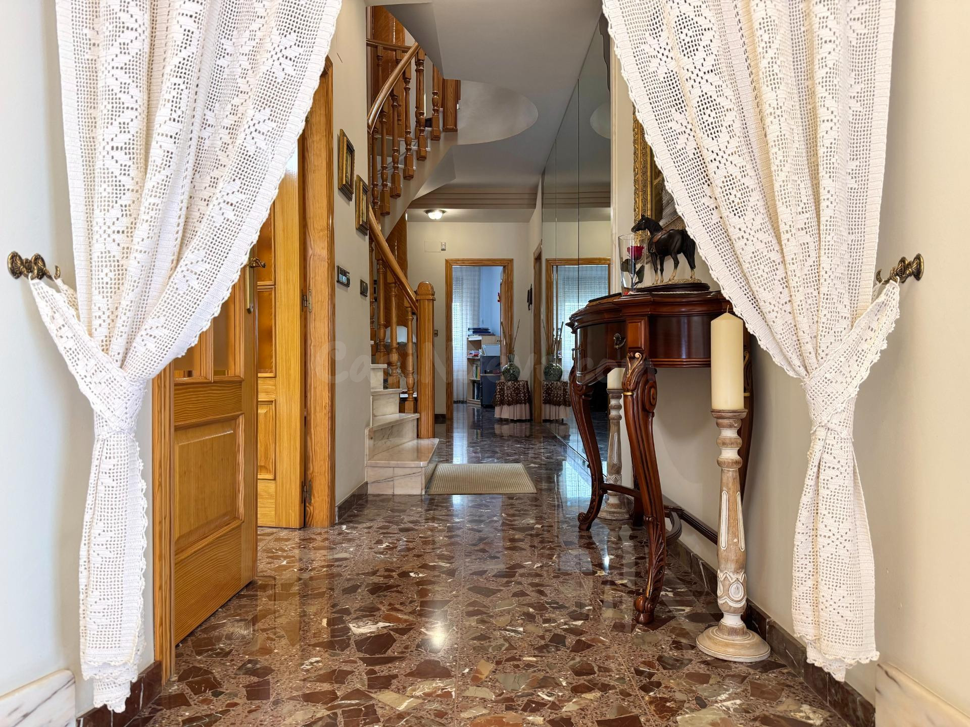 MAGNIFICA CASA EN SILLA CON 6 habitaciones - foto 5