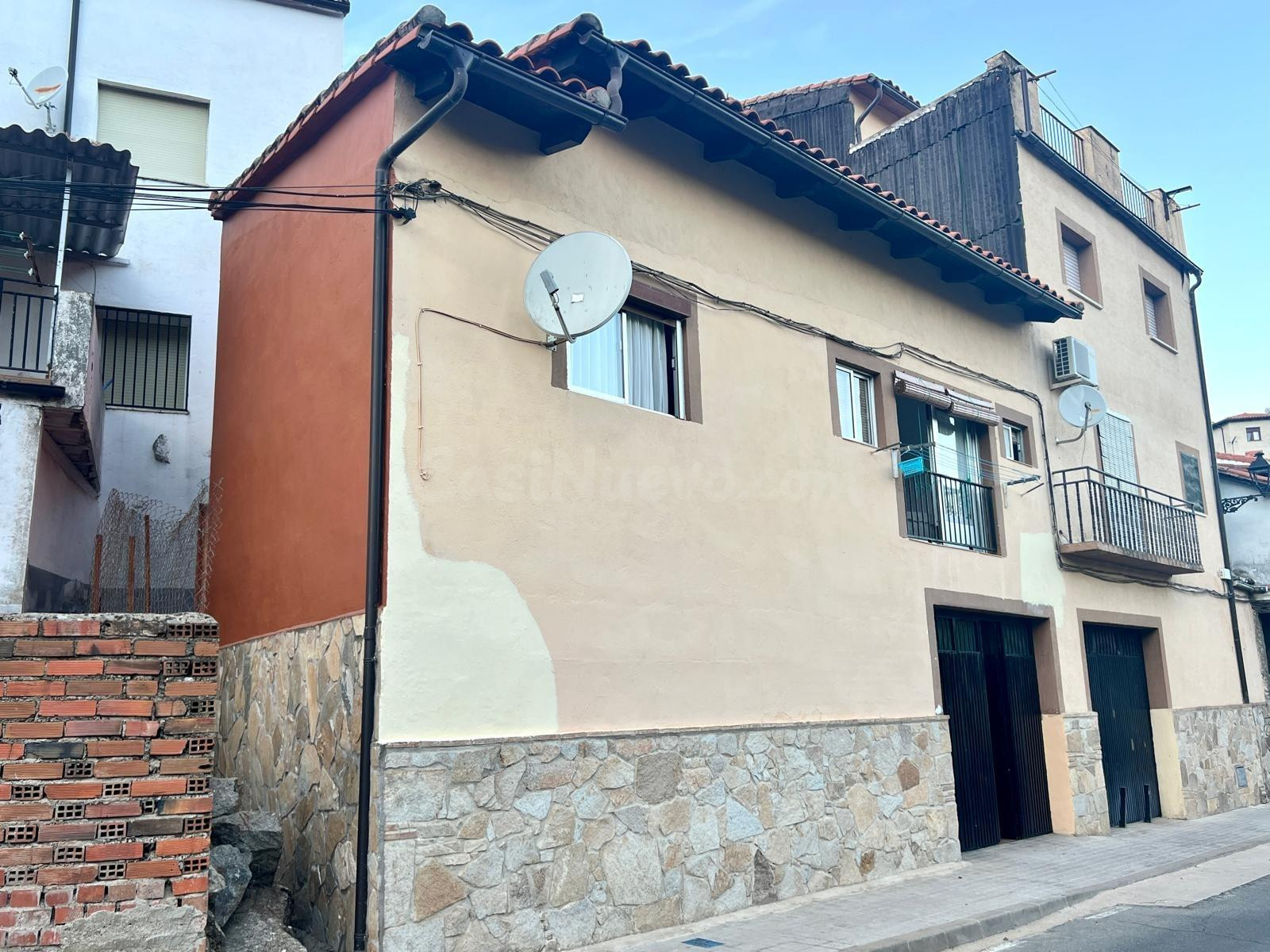 CASA EN EL VALLE DEL JERTE EN EL REBOLLAR