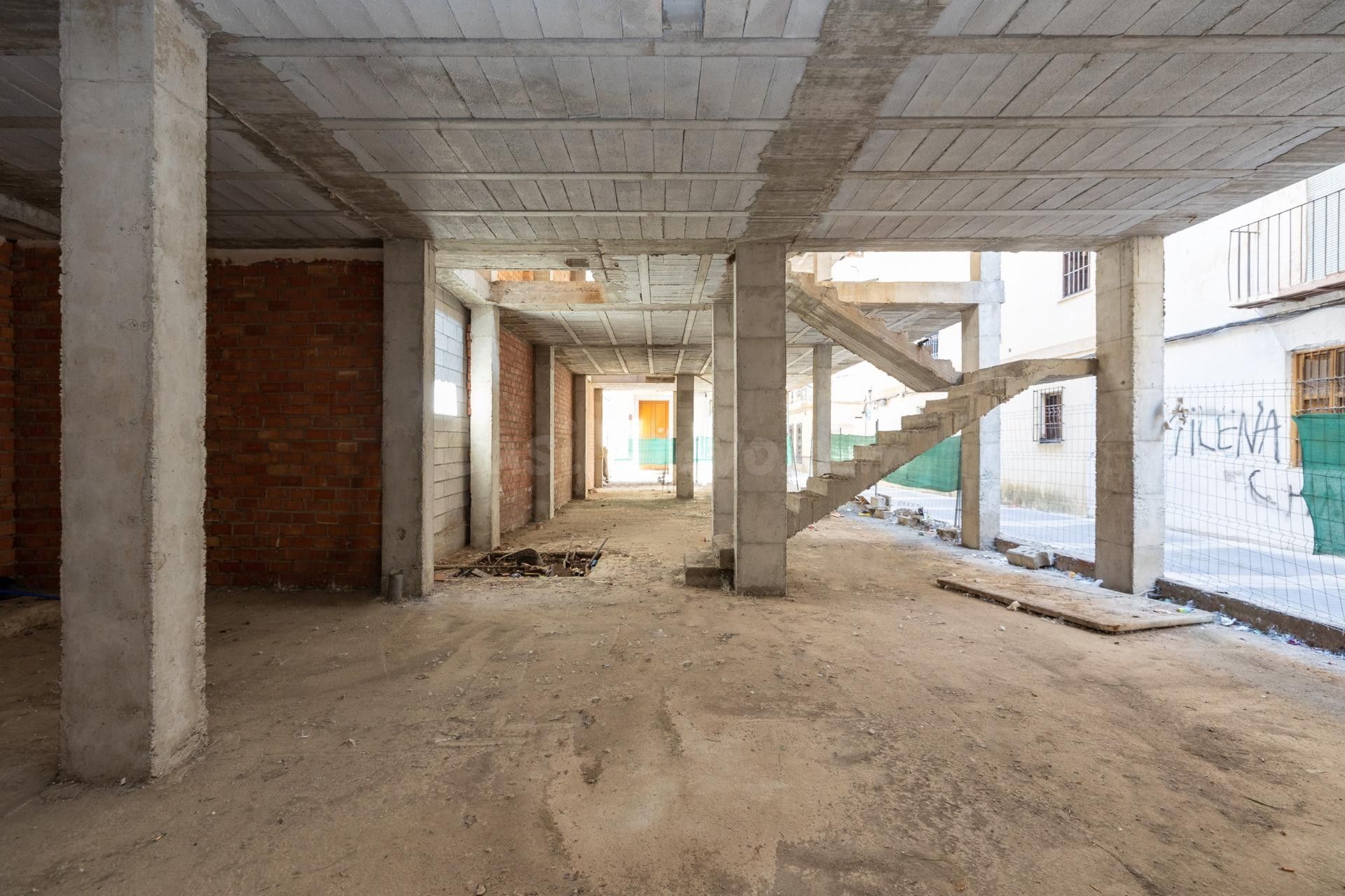 ESTUPENDO SOLAR DE 178 m2 CON ESTRUCTURA (358METROS CONSTRUIDOS) + PROYECTO EN SANTA FE