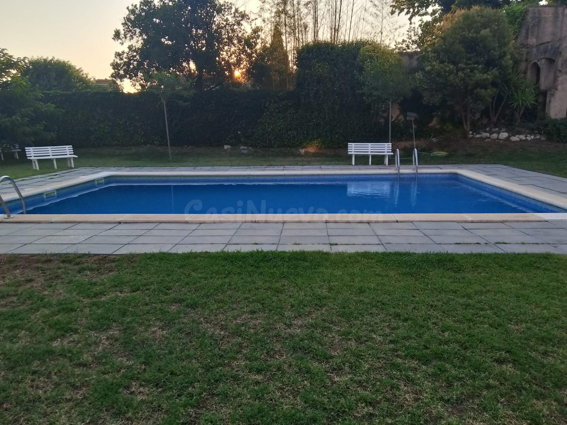 Bajo con terraza, piscina y parking en pleno centro de Santa Coloma de Farners