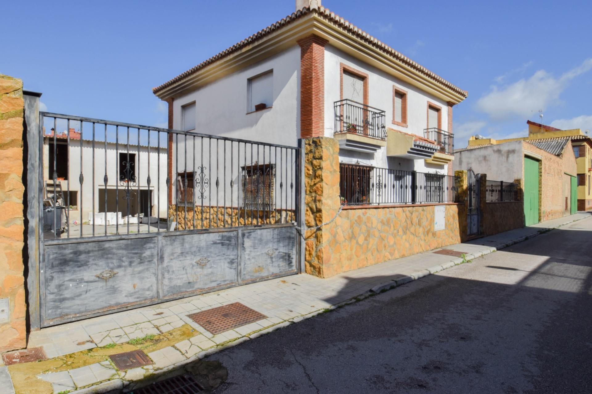 GRAN CASA INDEPENDIENTE EN CIJUELA