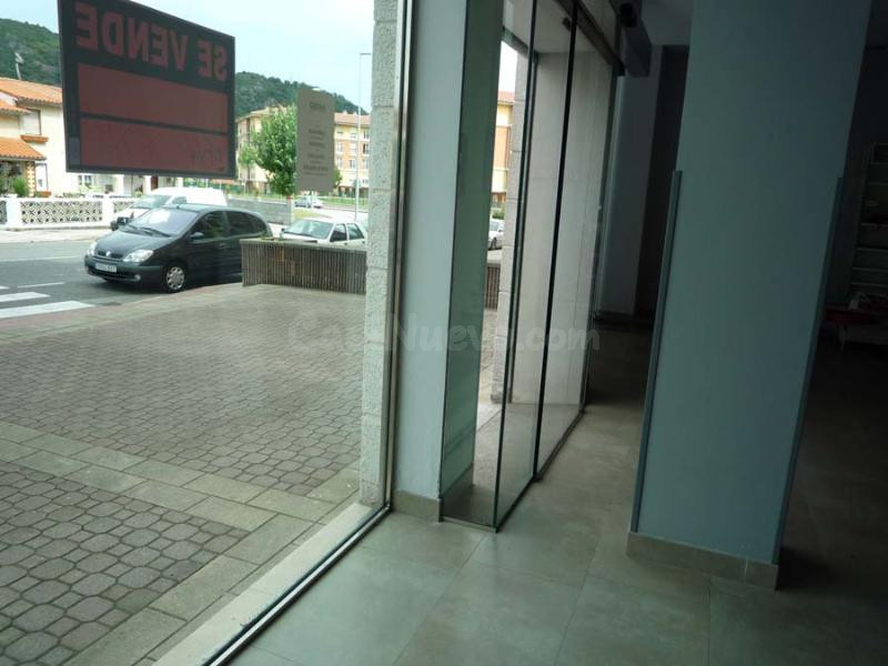 Local comercial 98m² en venta - Peñacastillo-Nueva Montaña