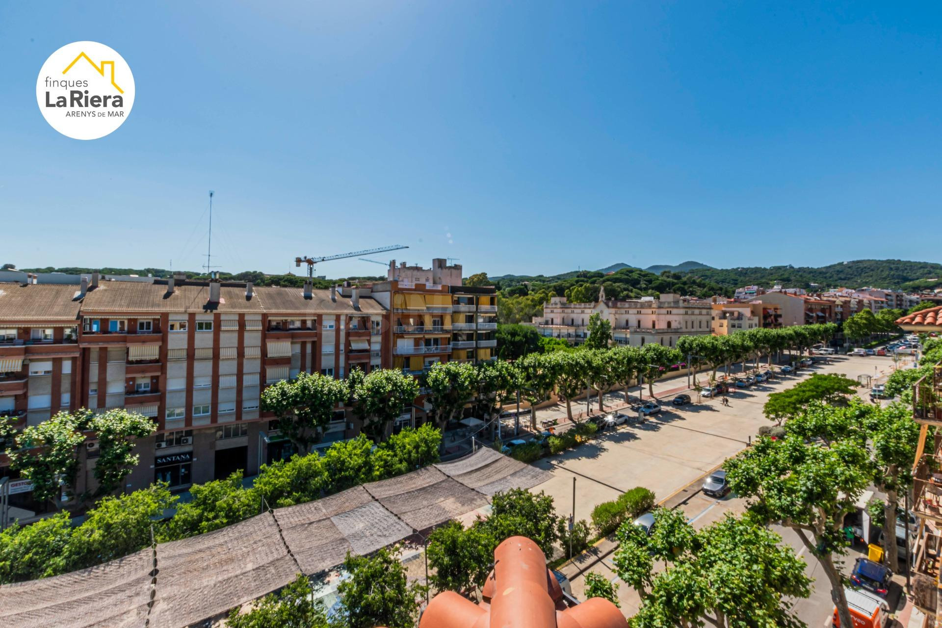ÁTICO DÚPLEX CÉNTRICO Y ESQUINERO EN ARENYS DE MAR - foto 2