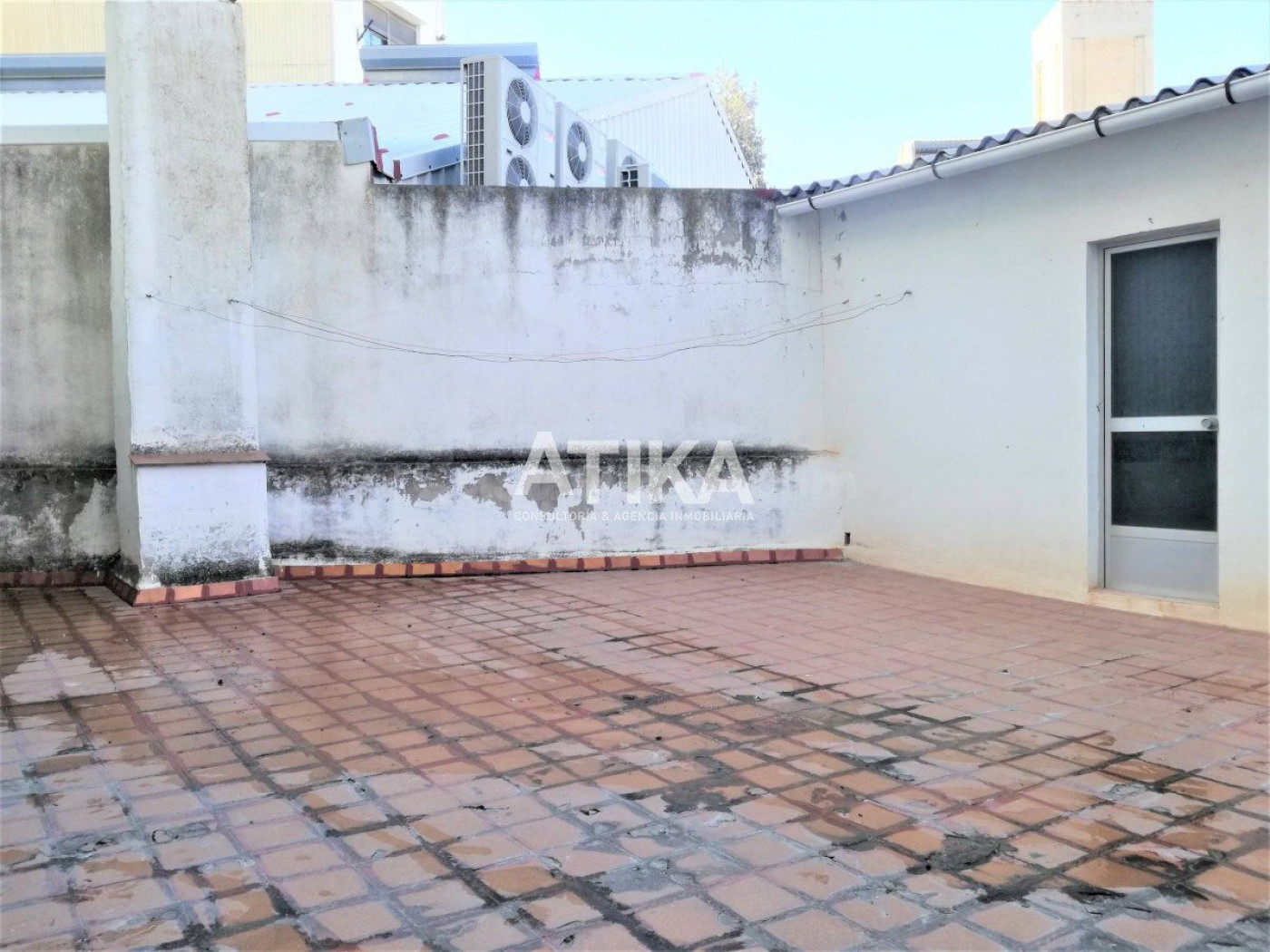 ESPECTACULAR CASA VENTA CON PATIO - foto 4