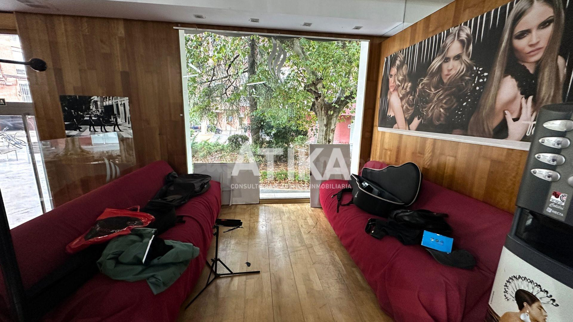 LOCAL COMERCIAL - TRASPASO, ALQUILER O VENTA