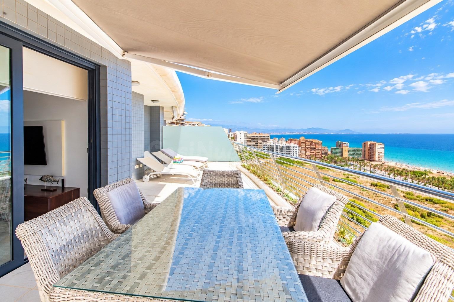 Apartamento en primera línea en Infinity View, Los Arenales del Sol
