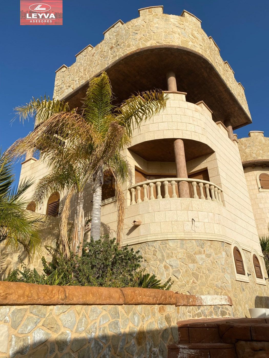 Castillo busca dueños