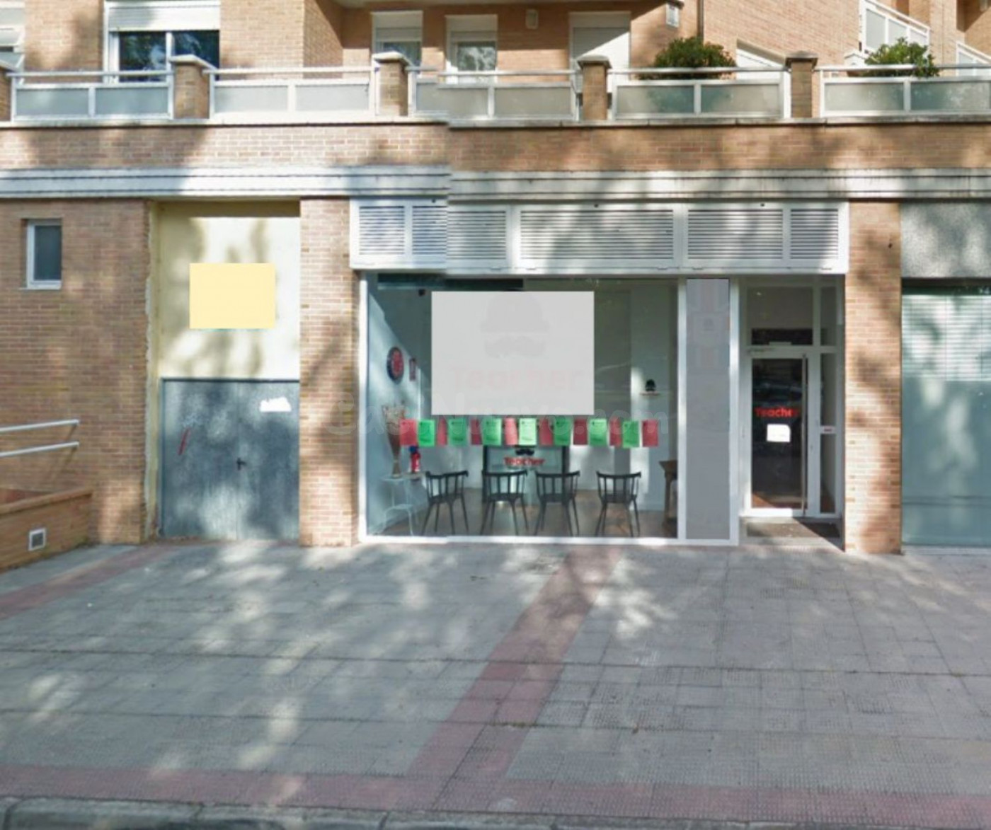 Local comercial 377m² en alquiler - AVENIDA MADRID