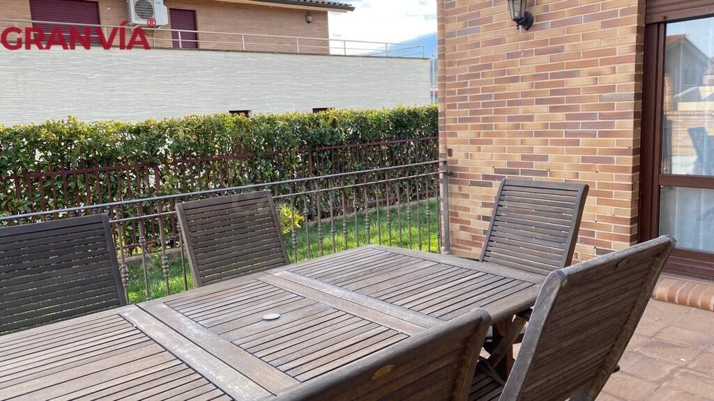 Gran chalet en urbanización de lujo en Navarrete - foto 2