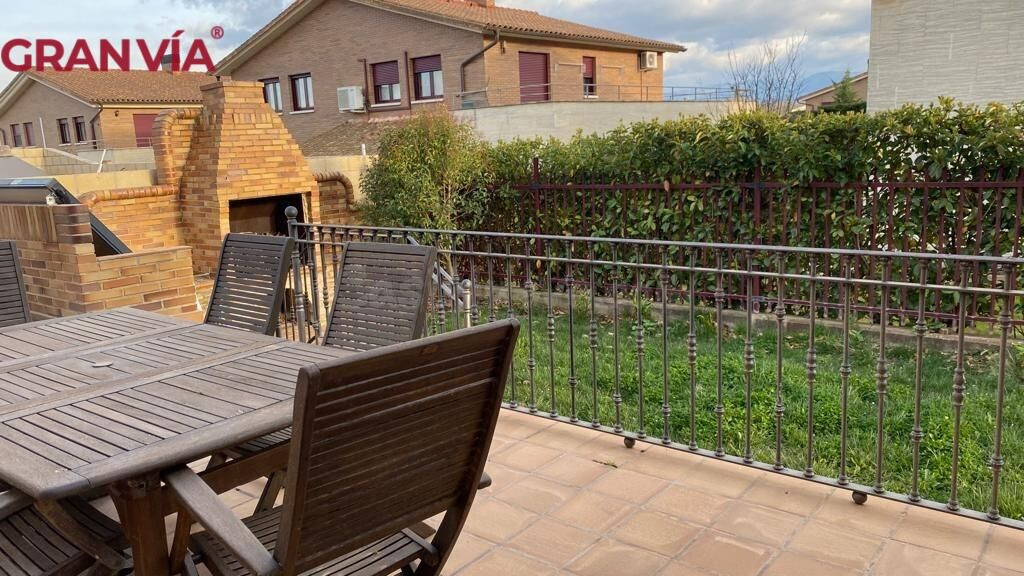 Gran chalet en urbanización de lujo en Navarrete - foto 3