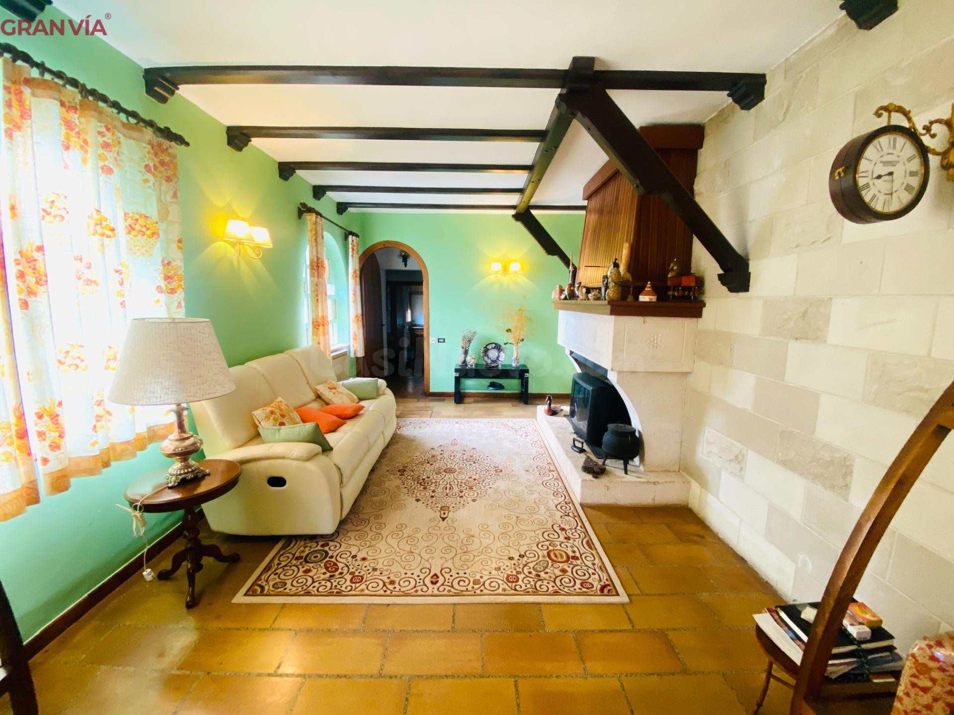 Impresionante casa a la venta en la Carretera de Soria - foto 2
